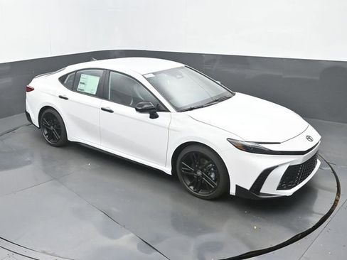 New 2026 Toyota Camry Hybrid image 27
