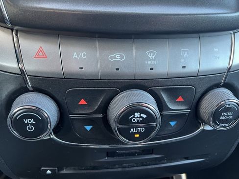 Used 2015 Dodge Journey Crossroad w/ Flexible Seating Group image 32