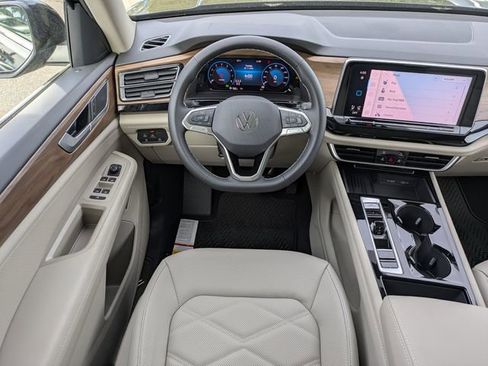 New 2026 Volkswagen Atlas SE FWD image 17