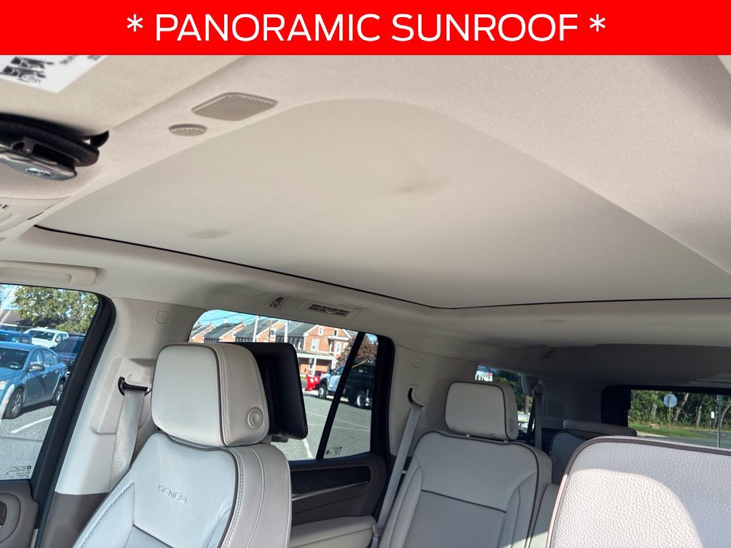 Used 2024 GMC Yukon Denali w/ Advanced Technology Package AWD/4WD image 8