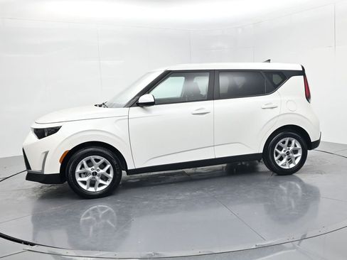 Certified 2025 Kia Soul LX w/ LX Technology Package FWD image 4