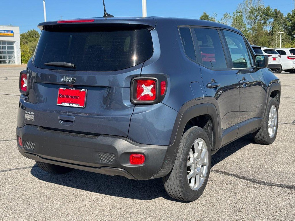 Used 2023 Jeep Renegade Latitude AWD/4WD image 4