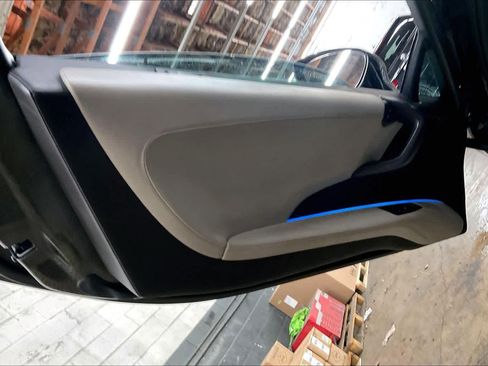 Used 2019 BMW i8 image 23