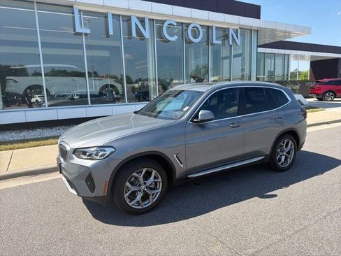 Used 2023 BMW X3 xDrive30i w/ Premium Package AWD/4WD image 2