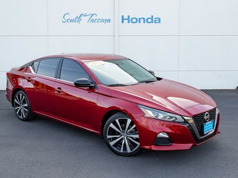 Used 2019 Nissan Altima 2.5 SR FWD image 2