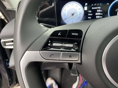 Used 2025 Hyundai Elantra Limited FWD image 33