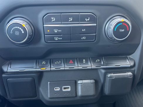 Used 2021 Chevrolet Silverado 1500 Custom AWD/4WD image 17