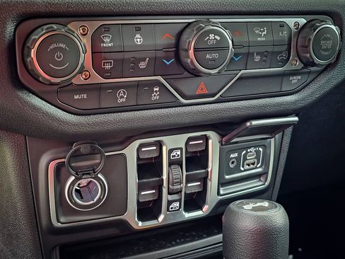 New 2025 Jeep Wrangler Sport S image 20