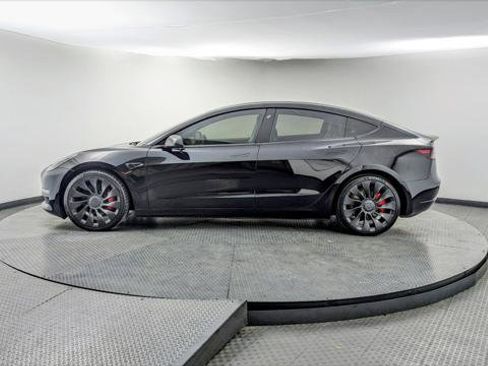 Used 2022 Tesla Model 3 Performance image 3