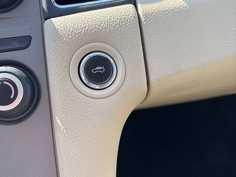 Used 2016 Ford Taurus SE image 21