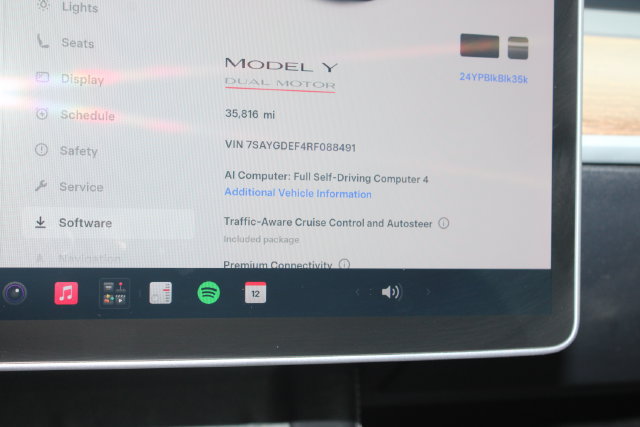 Used 2024 Tesla Model Y Performance AWD/4WD image 18