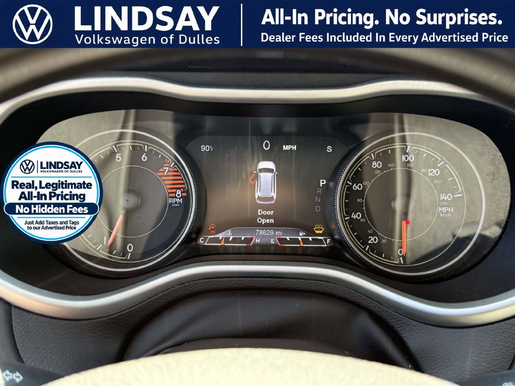 Used 2017 Jeep Cherokee Overland w/ Technology Group FWD image 24