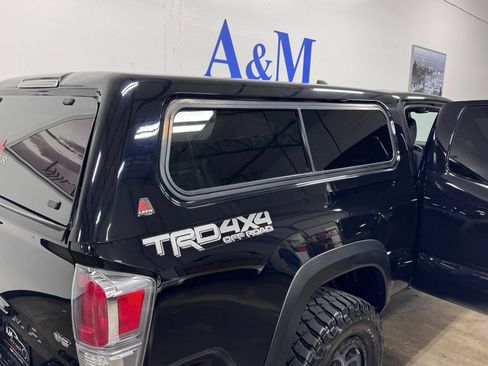 Used 2021 Toyota Tacoma TRD Off-Road AWD/4WD image 15