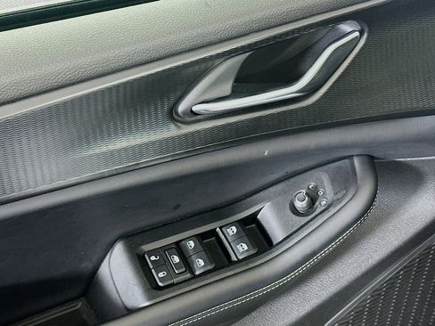 Used 2025 Jeep Grand Cherokee Altitude image 15