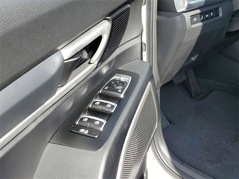 Certified 2022 Kia Telluride LX image 17