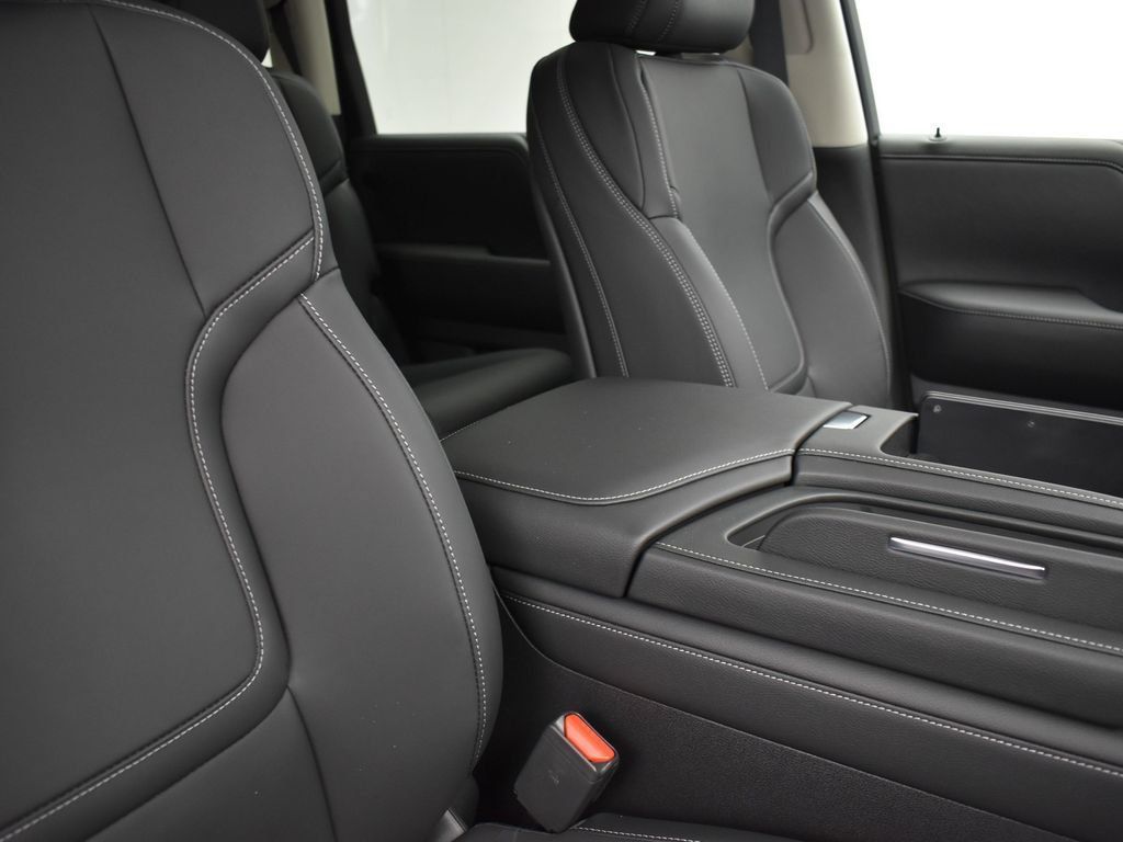 Used 2025 INFINITI QX80 Pure RWD image 28