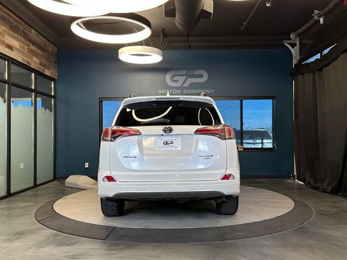 Used 2017 Toyota RAV4 Platinum image 4