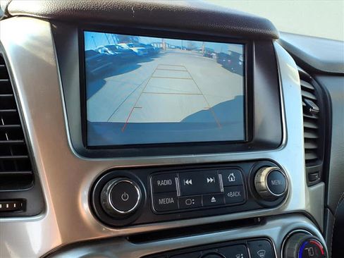 Used 2020 Chevrolet Suburban LT image 15