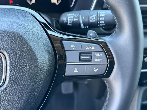 Used 2025 Honda Pilot Touring image 16