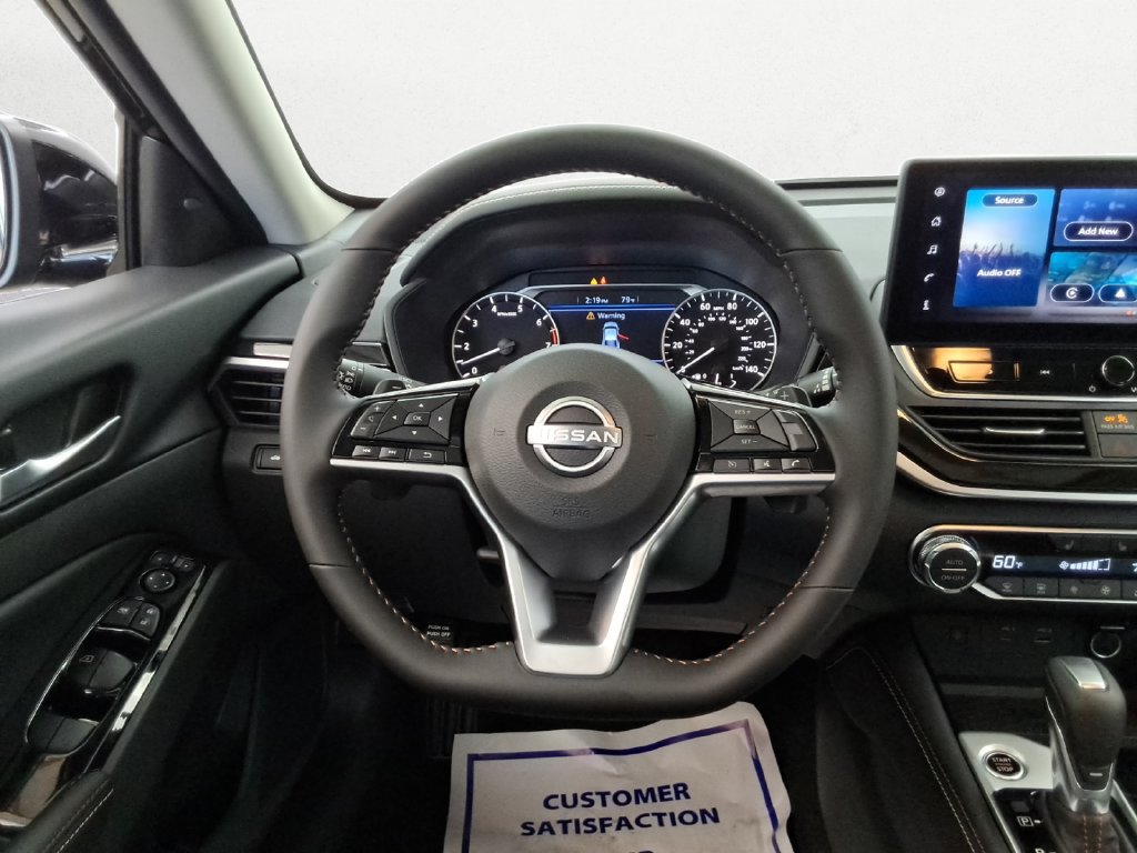 Used 2025 Nissan Altima 2.5 SR w/ SR Premium Package FWD image 14