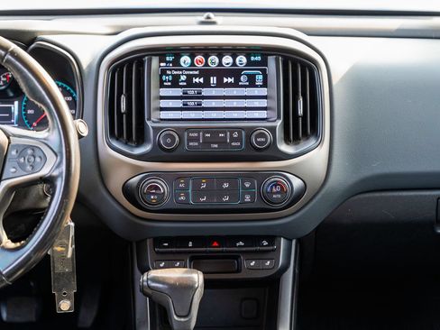 Used 2018 Chevrolet Colorado Z71 RWD image 28
