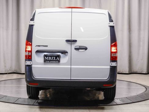 Used 2022 Mercedes-Benz Metris image 3