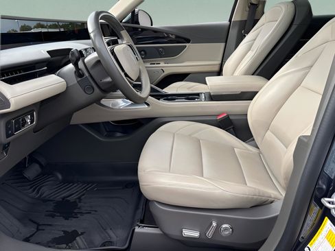 Used 2024 Lincoln Nautilus Premier w/ Equipment Group 102A image 9