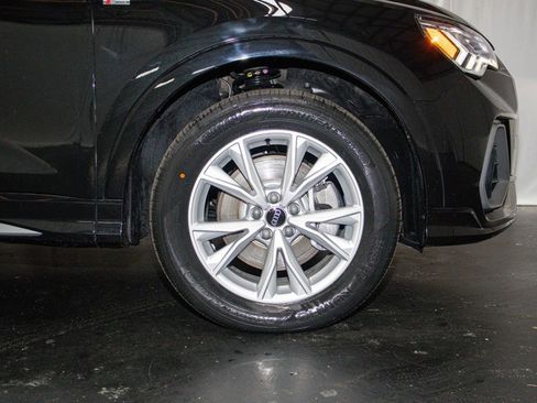 Used 2023 Audi Q3 2.0T Premium Plus w/ Premium Plus Package image 6