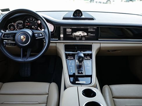 Used 2021 Porsche Panamera 4 image 32