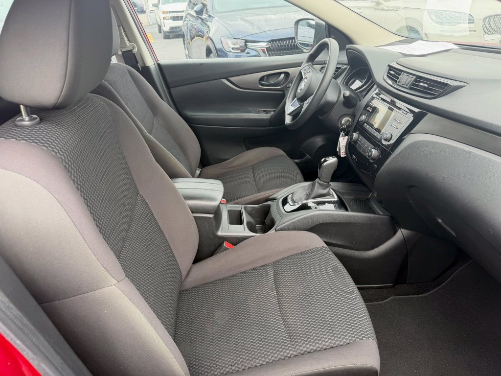 Used 2018 Nissan Rogue Sport S w/ S Appearance Package FWD image 16