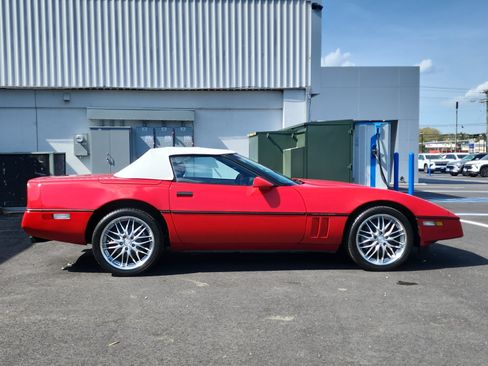 Used 1990 Chevrolet Corvette Convertible RWD image 6