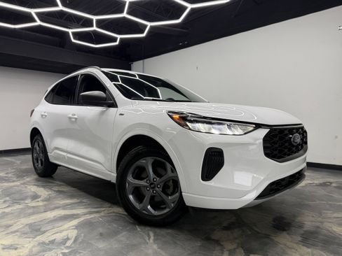 Used 2023 Ford Escape ST-Line image 5