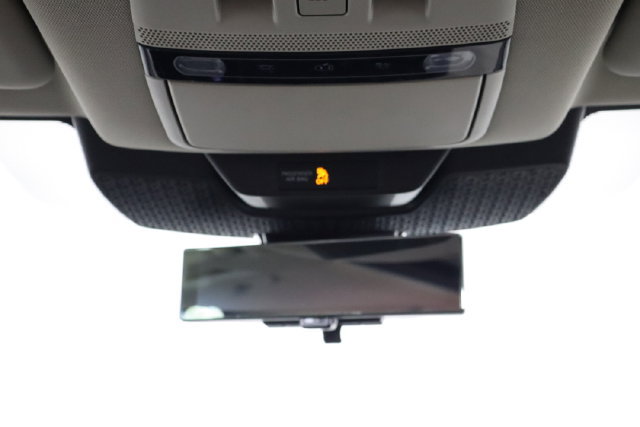 Used 2023 Nissan Ariya AWD image 23