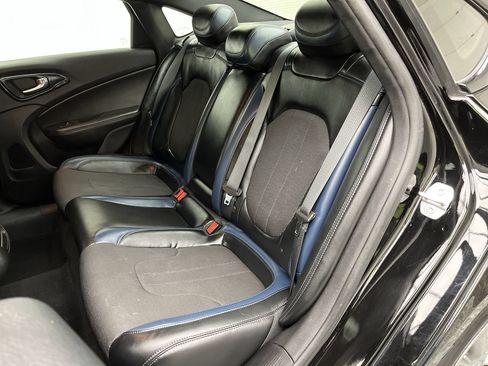 Used 2015 Chrysler 200 S FWD image 10