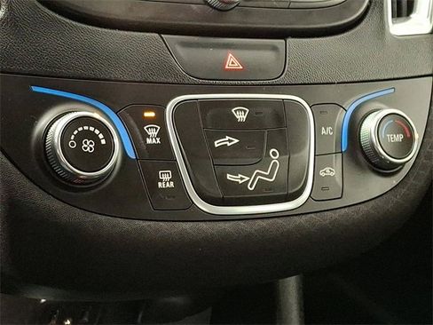 Used 2017 Chevrolet Malibu LT image 17