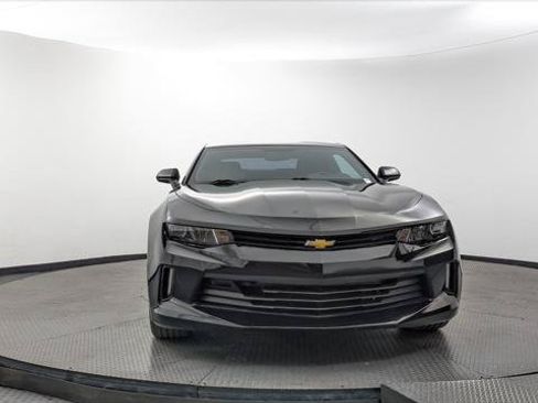 Used 2018 Chevrolet Camaro LT RWD image 12