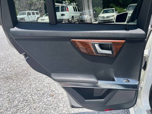 Used 2013 Mercedes-Benz GLK 350 4MATIC image 22