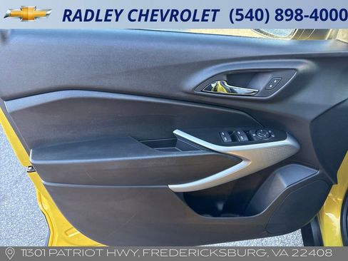 Certified 2024 Chevrolet Trax RS w/ Sunroof Package image 14