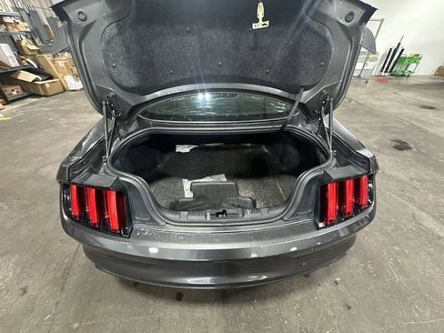 Used 2017 Ford Mustang GT RWD image 25