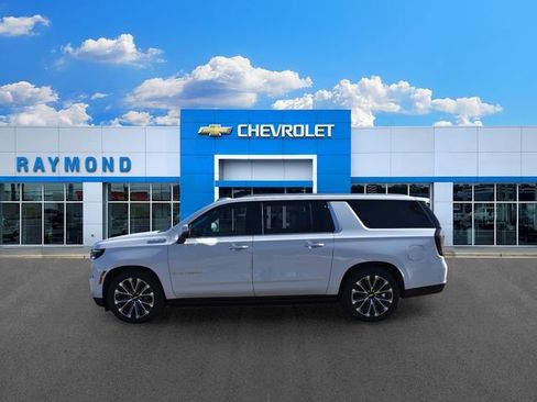 New 2026 Chevrolet Suburban High Country AWD/4WD image 7