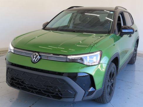 New 2026 Volkswagen Taos SE FWD image 9