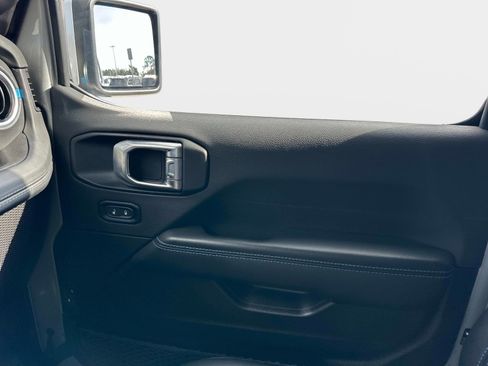 Used 2024 Jeep Wrangler High Altitude image 26