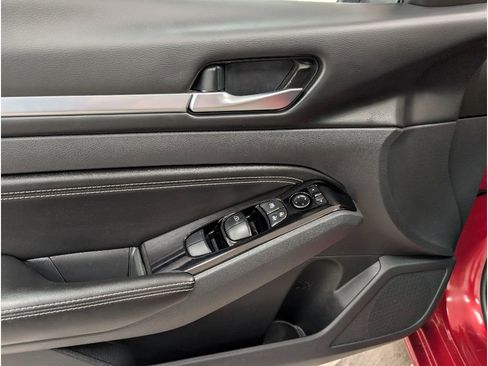 Used 2023 Nissan Altima 2.5 SV w/ SV Premium Package image 9