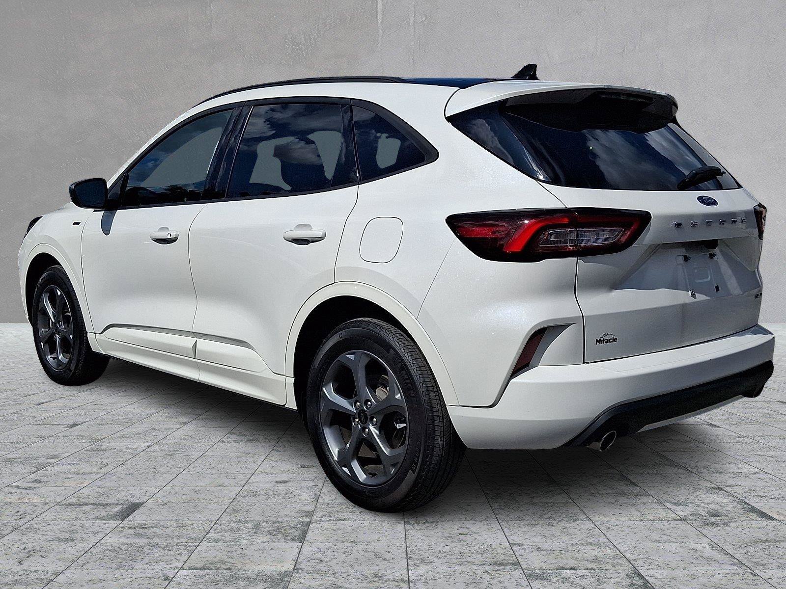Used 2023 Ford Escape ST-Line AWD/4WD image 4