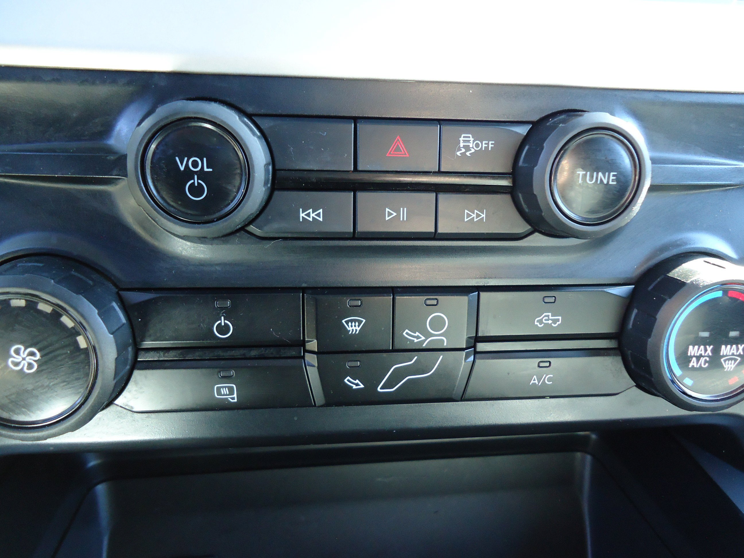 Used 2025 Ford F250 XLT w/ FX4 Off-Road Package AWD/4WD image 21