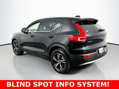 Used 2025 Volvo XC40 B5 Core image 5