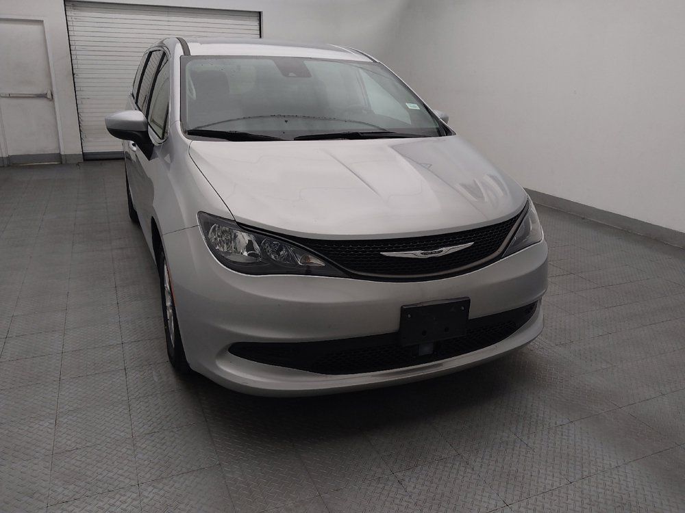 Used 2023 Chrysler Voyager LX FWD image 14
