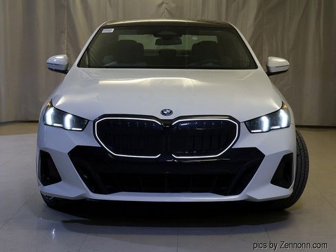 New 2026 BMW 550e xDrive w/ Executive Package image 5