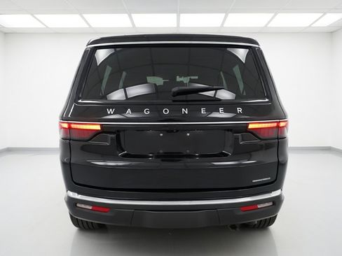 Used 2022 Jeep Wagoneer Series II RWD image 5