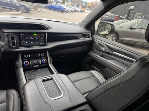 Used 2023 GMC Yukon Denali image 40
